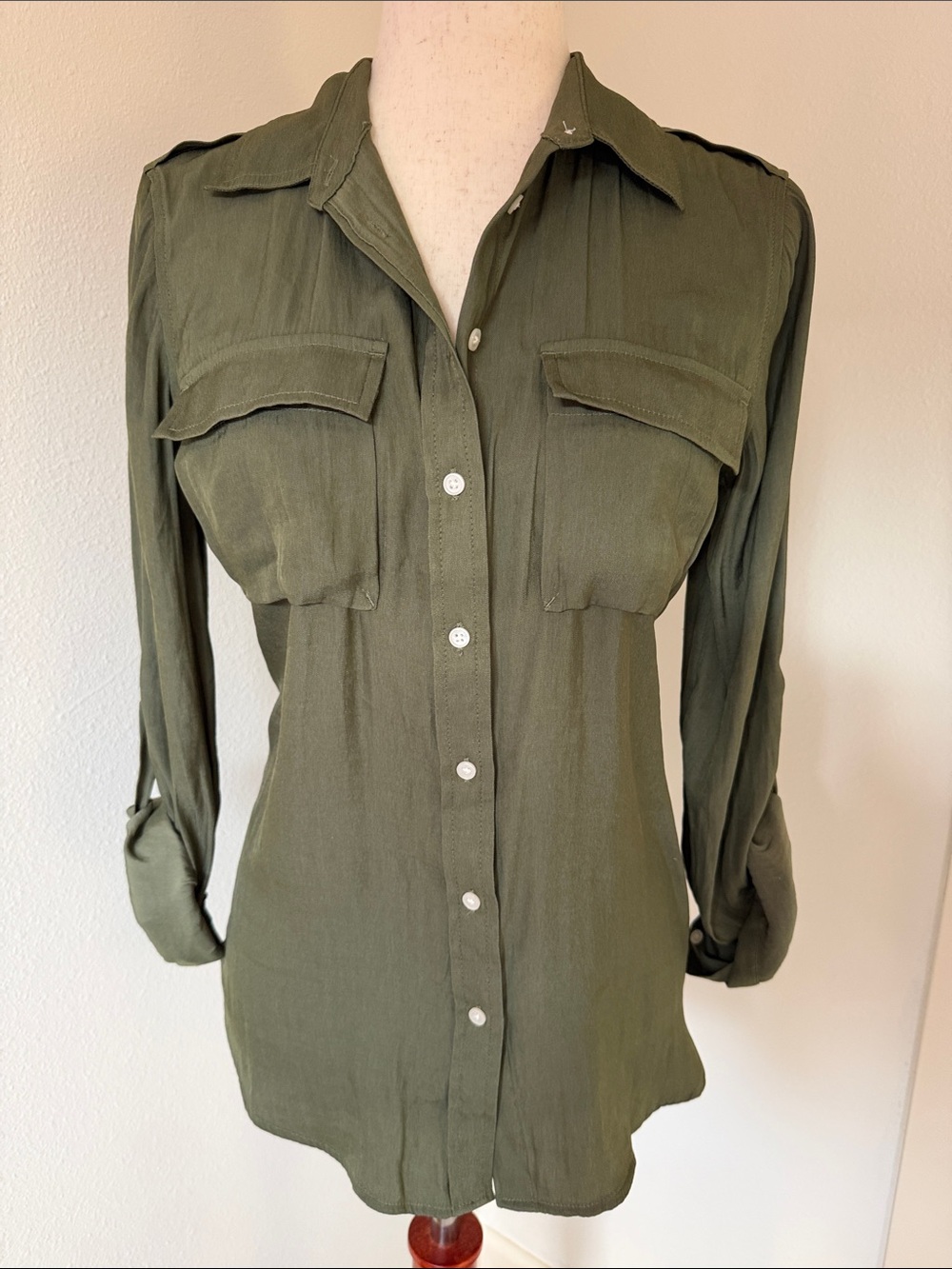Banana Republic Dillion Classic Fit Olive Green Women’s Button-Front Shirt